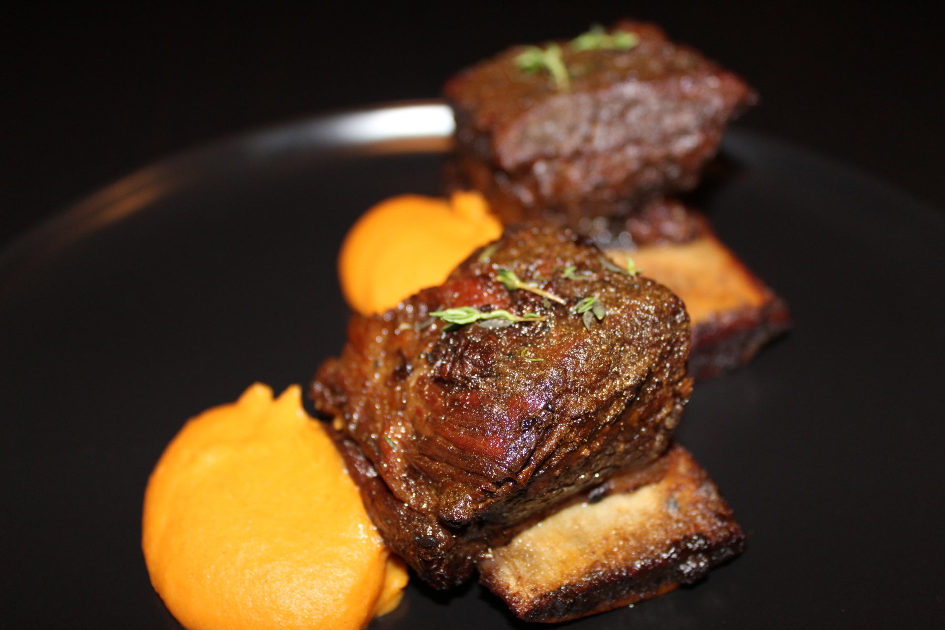 Bone In Beef Chuck Short Ribs Beef Chuck Bone - In Short Ribs – Black Table Seat